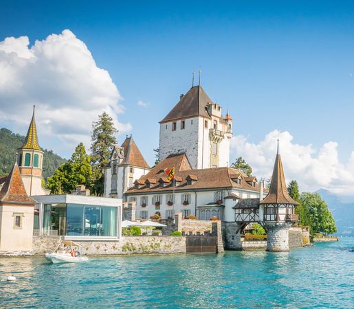 Găsește Zboruri Romania către Elveția