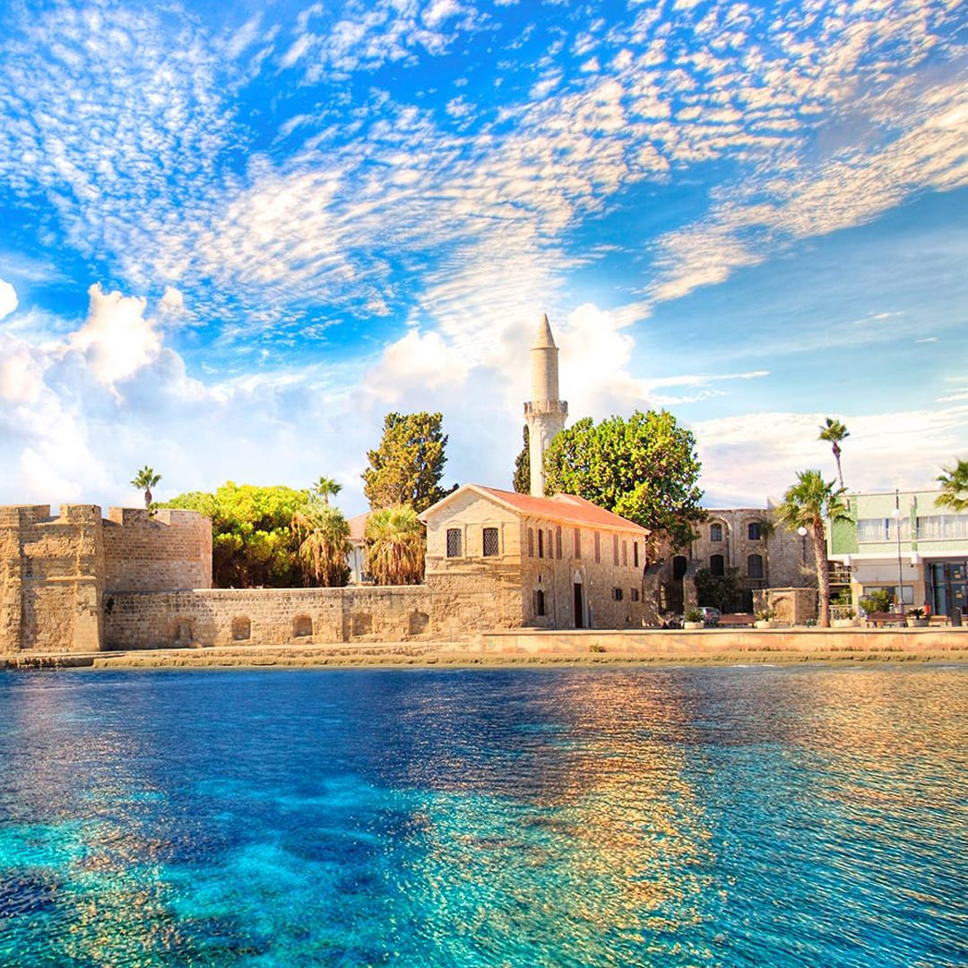 Airline tickets 
from Cluj to Larnaca - Zbor.md