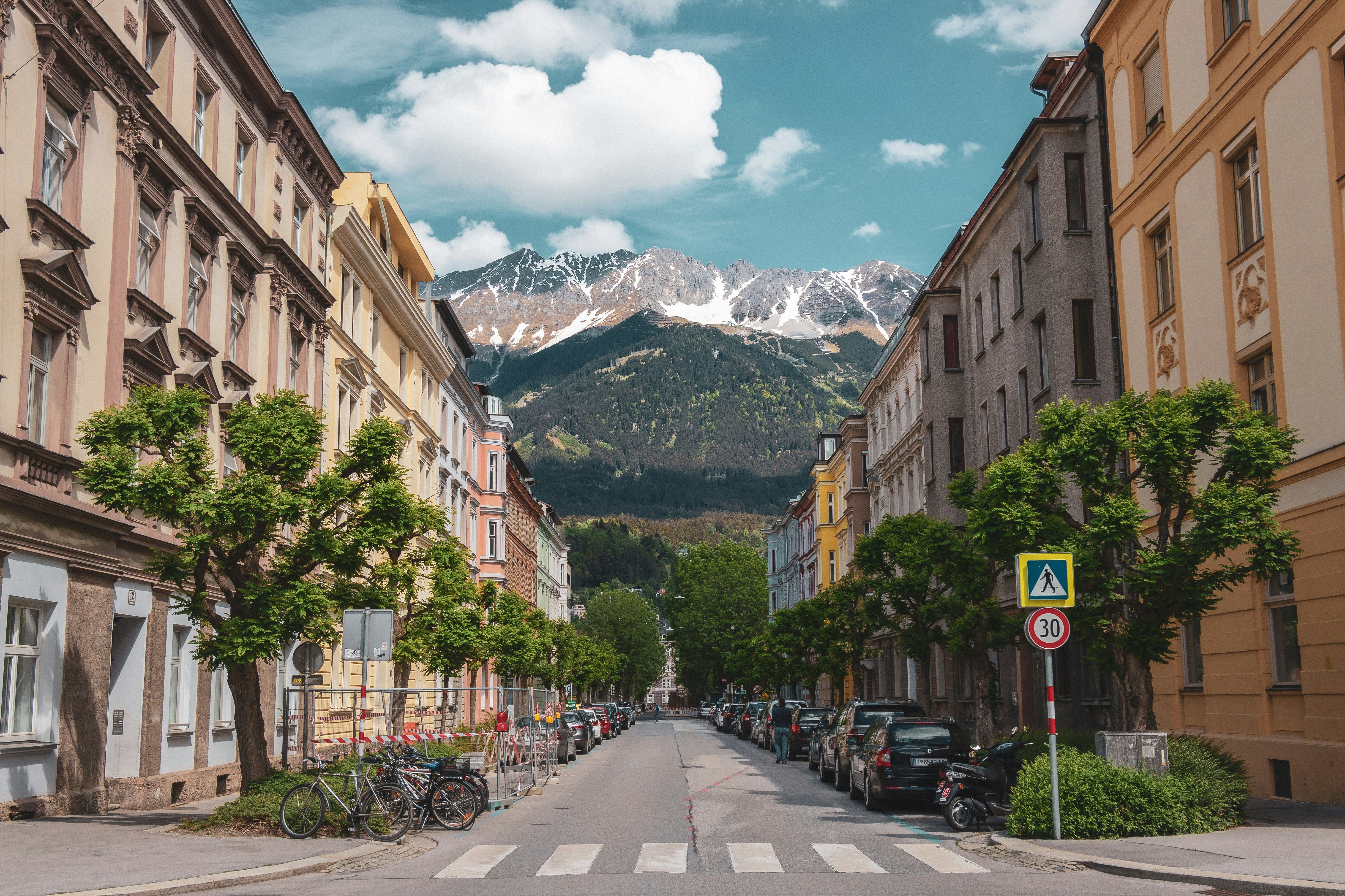Bacau-Innsbruck - Zbor24.ro