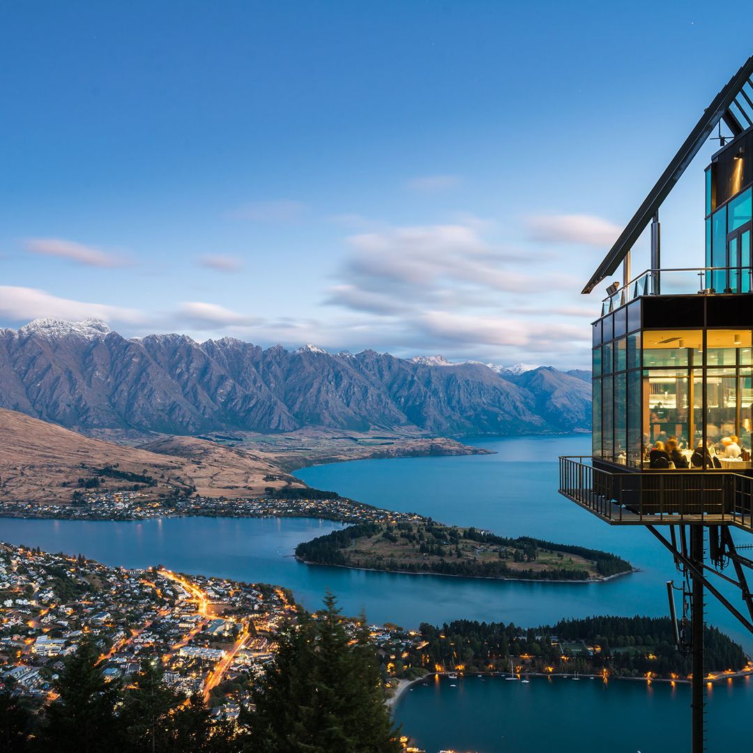 Bilete de avion ieftine  
din Bacău către Queenstown - Zbor24.ro