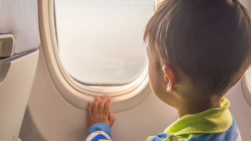 How to fly comfortably when traveling with a baby
