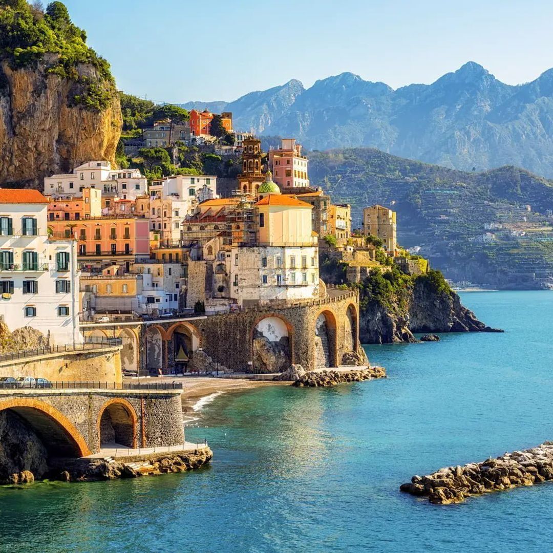 Flight tickets from 
Bucharest to Naples - Zbor24.ro