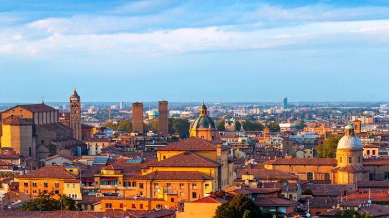 Bologna is a treasure trove of history, culture, and gastronomy. It's fascinating for being the city where the oldest university in the world is located.