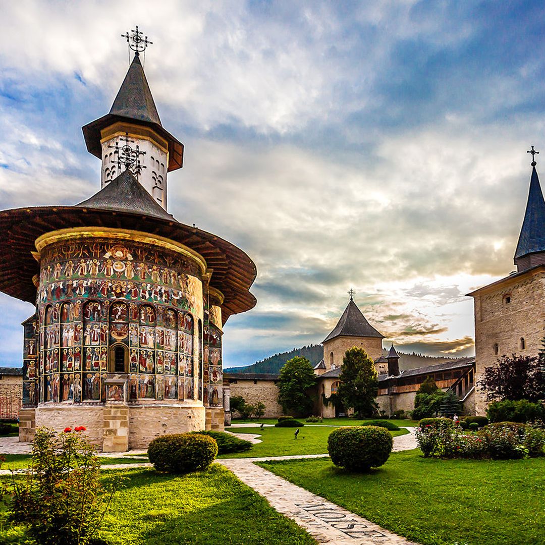 Bilete de avion ieftine  
din Veneția către Suceava - Zbor24.ro