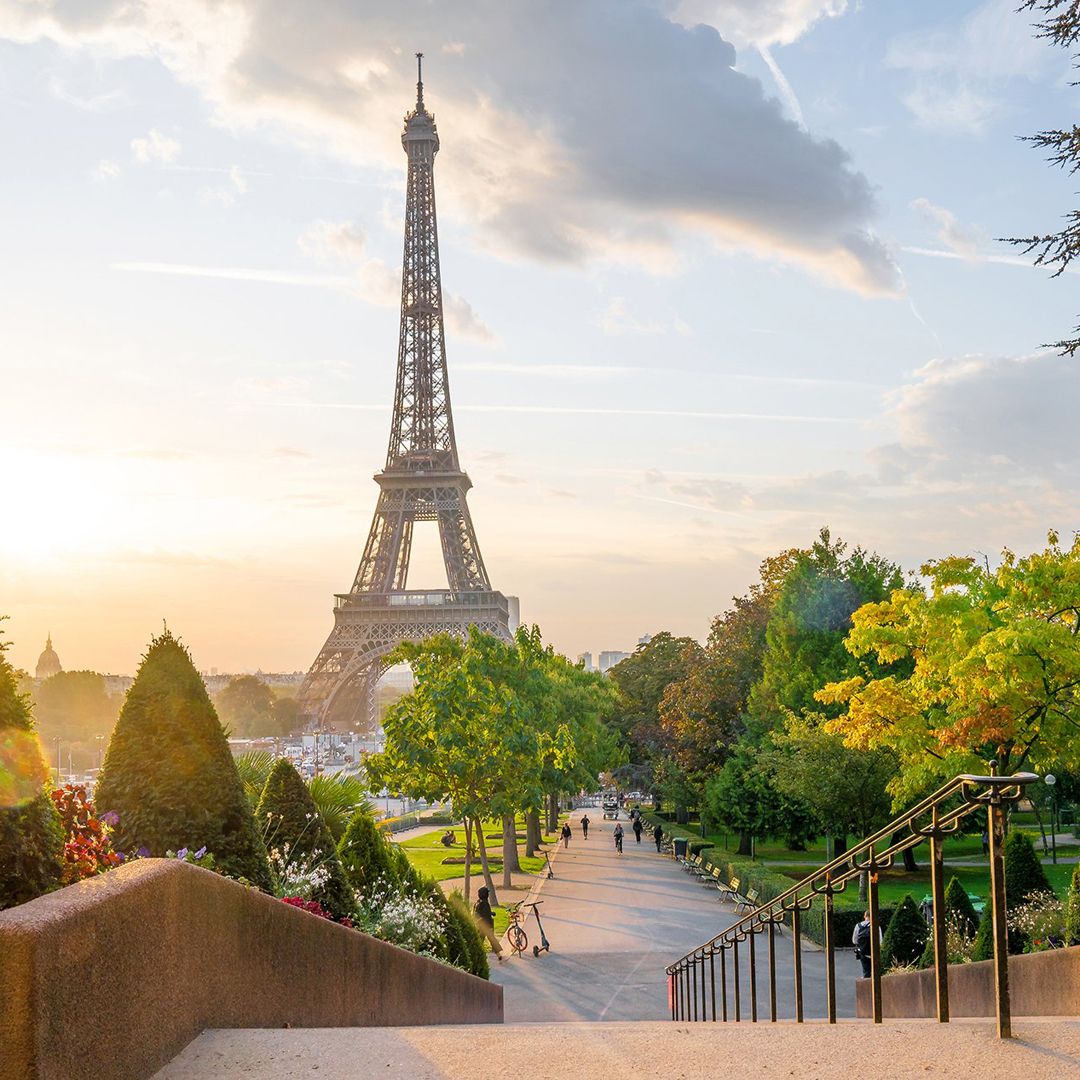 Airline tickets 
from Moldova to France - Zbor.md