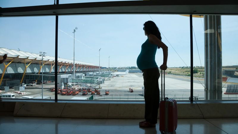 Can you fly on an airplane while pregnant?