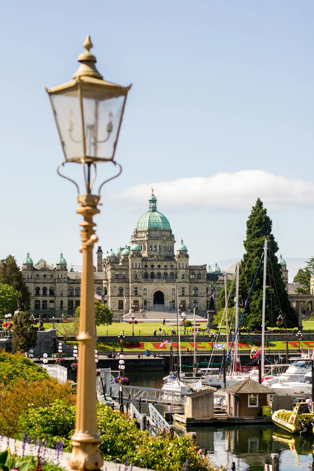 Bilete de avion 
din Chișinău către Victoria, Columbia Britanică - Zbor.md