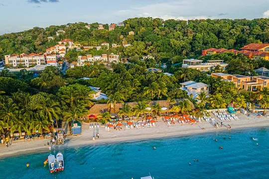 Paradise Beach Hotel ~545€