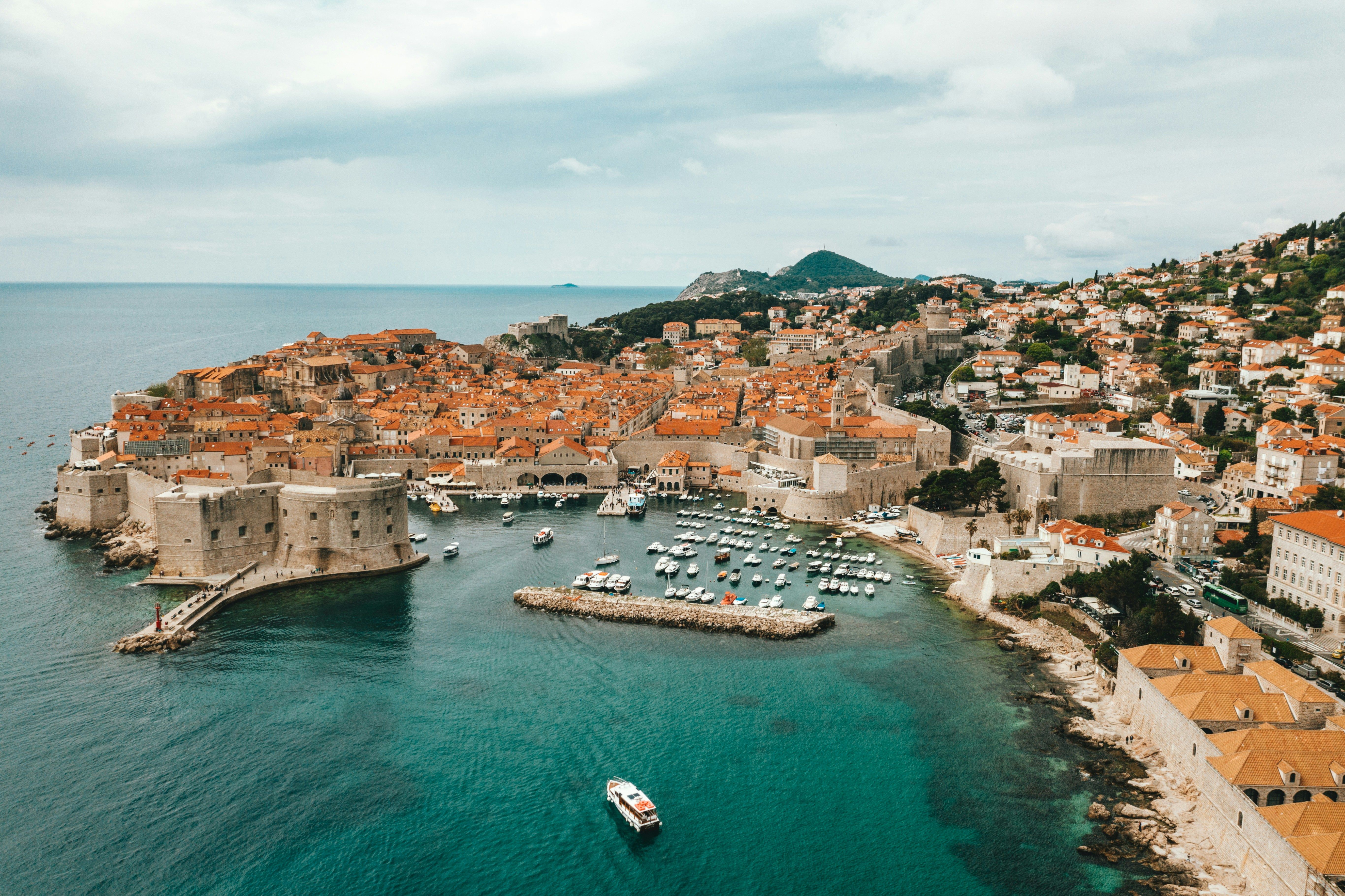 Cheap flight tickets 
from Bucharest to Split - Zbor24.ro