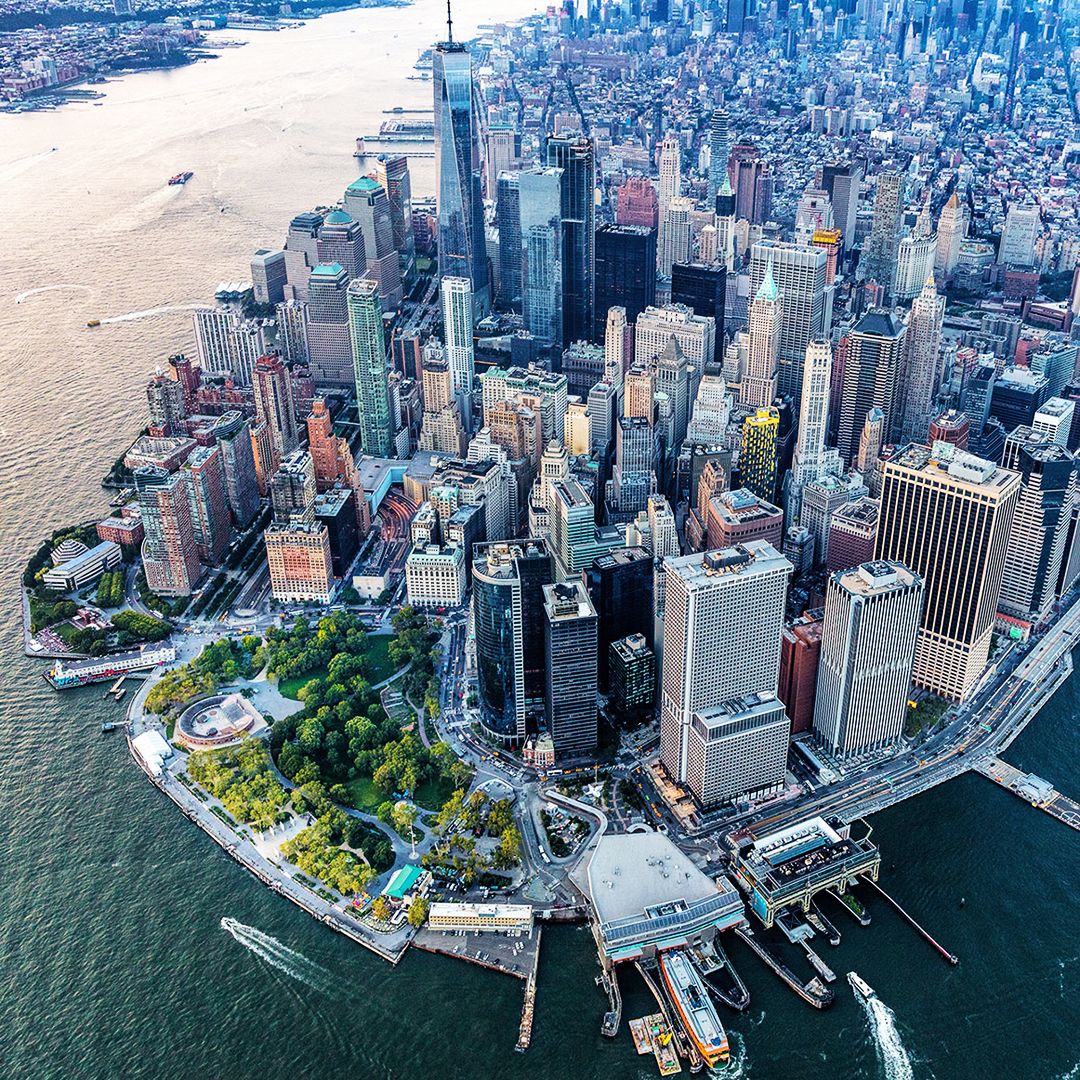 Bilete de avion 
din Bacău către Manhattan - Zbor24.ro