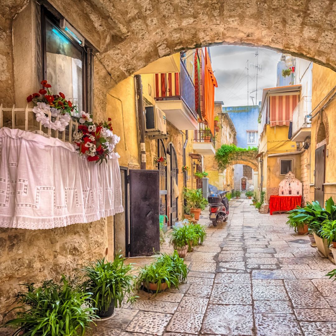 Cheap flight tickets 
from Bucharest to Bari - Zbor24.ro