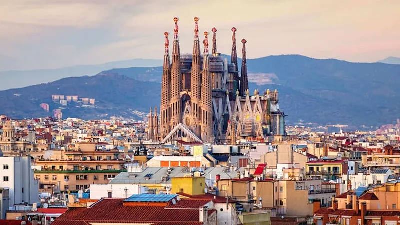 Sfaturi pentru o vacanță accesibilă și plină de experiențe în Barcelona