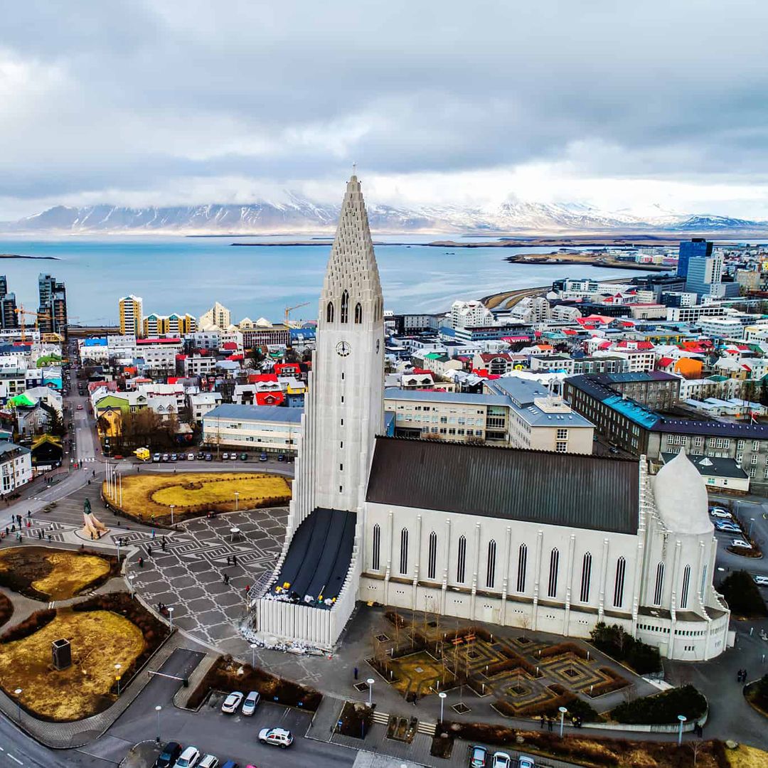Bilete de avion ieftine  
din București către Reykjavik - Zbor24.ro