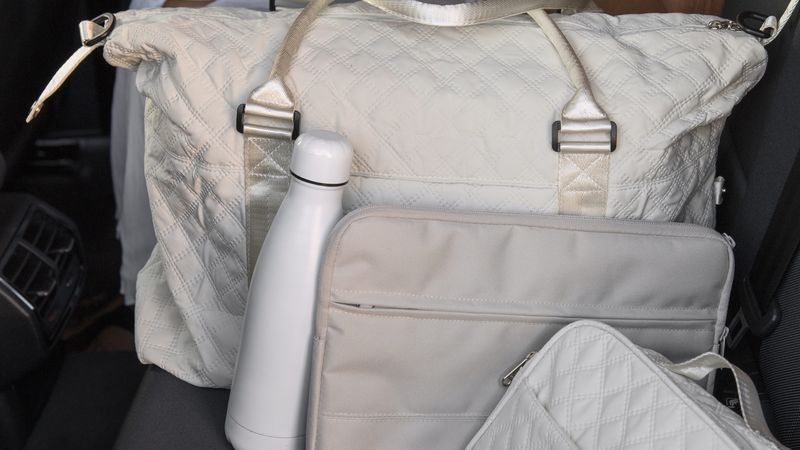 Que mettre dans son bagage à main? Le guide complet du voyageur malin