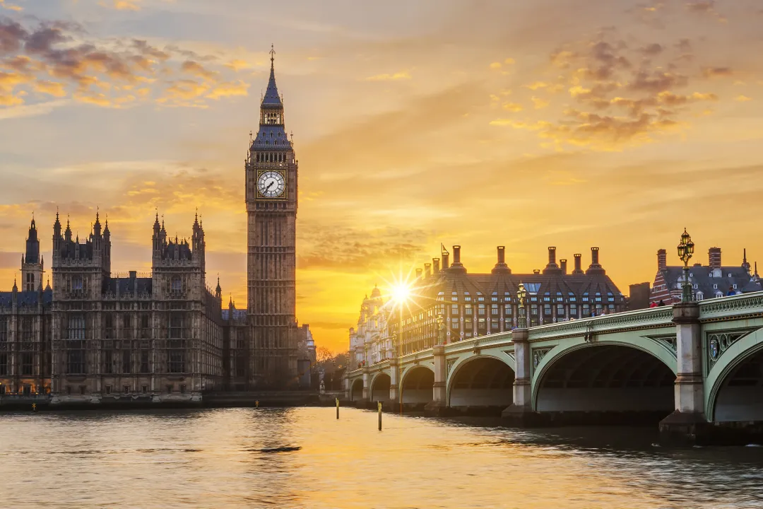 Airline tickets 
from Chisinau to London - Zbor.md