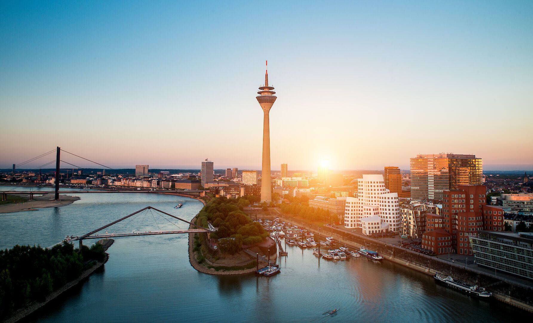 Cheap flight tickets 
from Bucharest to Dusseldorf - Zbor24.ro