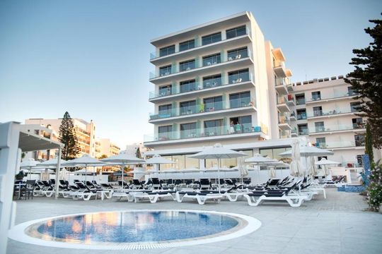 Mandali Hotel ~530€