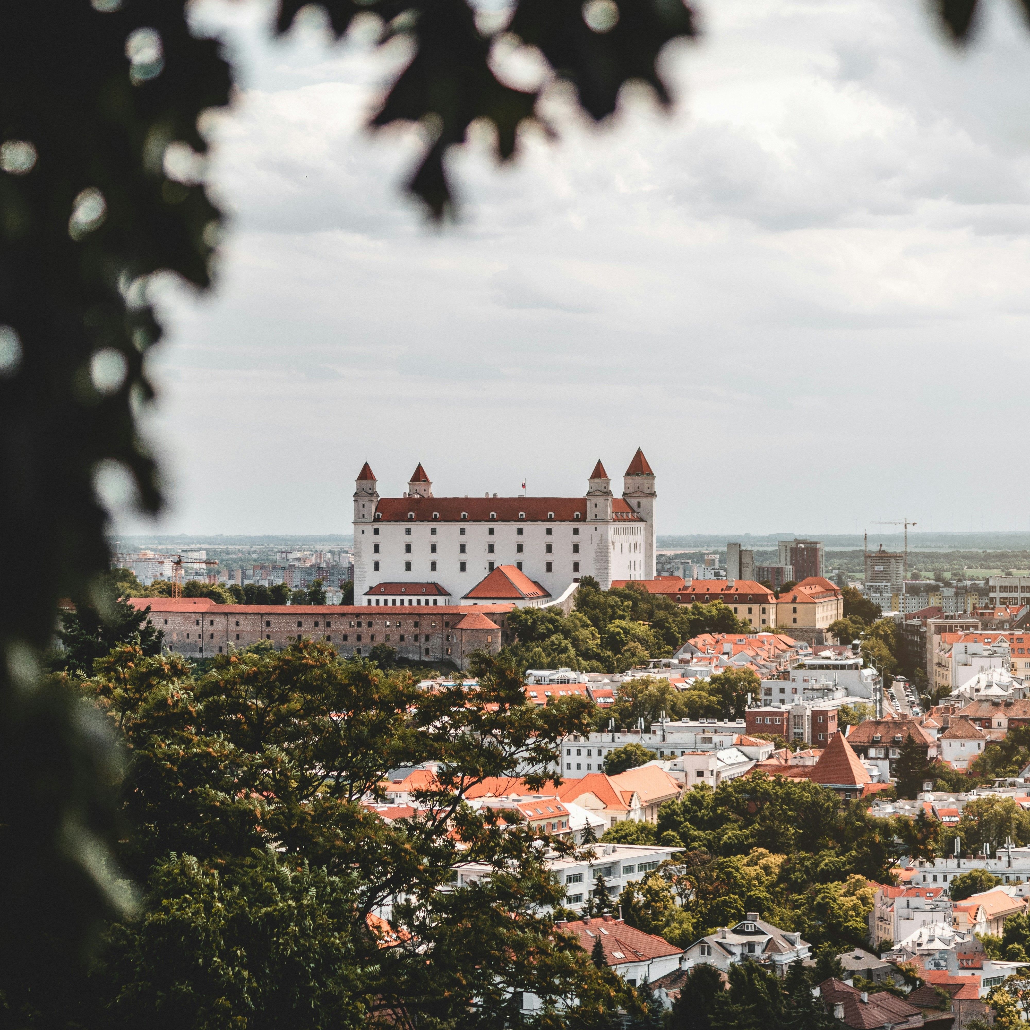 Flugtickets aus München zu Bratislava - OOZH.DE