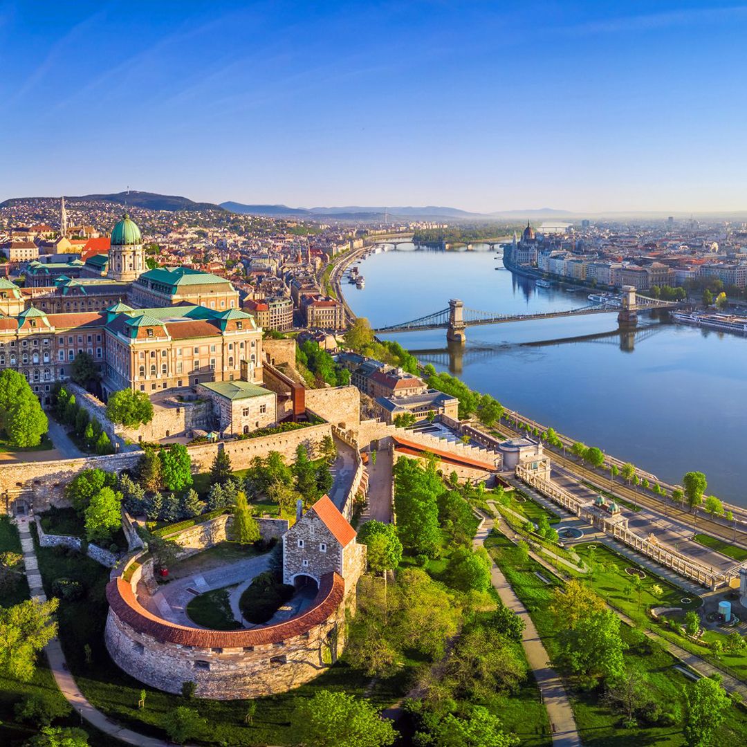 Airline tickets 
from Moldova to Hungary - Zbor.md